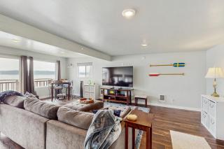 Hood Canal House - 2