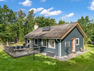 Holiday Home Tina - from the sea by Interhome - 0