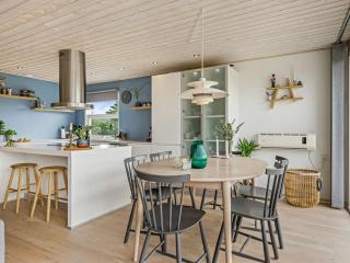 Holiday Home Ingiald - 600m from the sea by Interhome - 8