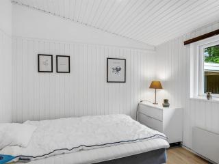 Holiday Home Elmira - 555m from the sea by Interhome - 9