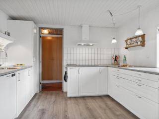 Holiday Home Justine - 600m from the sea by Interhome - 4