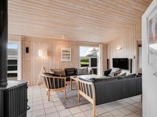 Holiday Home Ellen - 289m from the sea by Interhome - 2