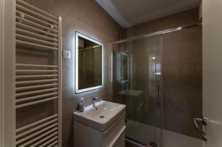 Flora & Dita with free private parking - 1