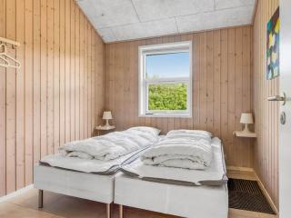 Holiday Home Alfuin - 500m from the sea by Interhome - 4