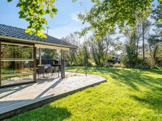 Holiday Home Emeli - 1-3km from the sea by Interhome - 4