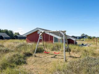 Holiday Home Bertie - 700m from the sea by Interhome - 4