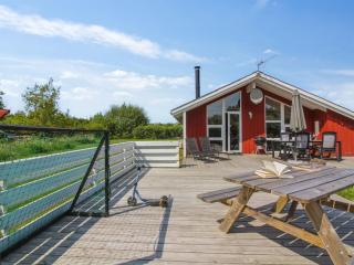 Holiday Home Menka - 1-3km from the sea by Interhome - 3
