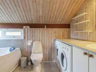 Holiday Home Menka - 1-3km from the sea by Interhome - 5