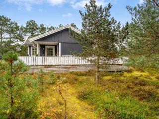 Holiday Home Syrine - 300m from the sea by Interhome - 1