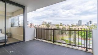W5 Wentworth point Charm 2 Bed with 1 Car Space - 6
