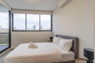 W5 Wentworth point Charm 2 Bed with 1 Car Space - 5