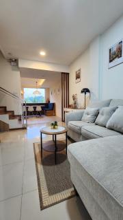 Nature & city view villa Bandung near Dago hotspot - 0