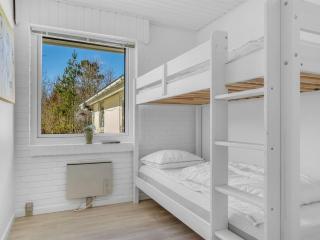 Holiday Home Ehm - 600m from the sea by Interhome - 3