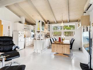 Holiday Home Alvine - 475m from the sea by Interhome - 9