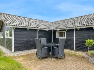 Holiday Home Leya - 900m from the sea by Interhome - 2