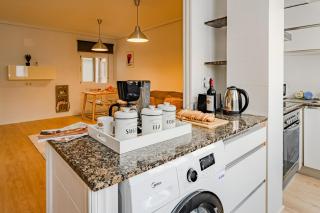 Cabañal Beach House - 10 min to ocean , FastWifi , SmartTV, AC - 4