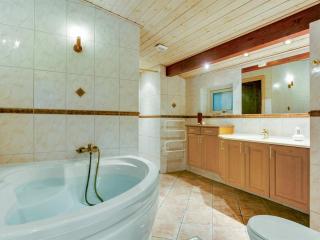 Holiday Home Eljena - 600m from the sea by Interhome - 3