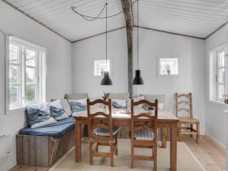 Holiday Home Sharanya - 500m from the sea by Interhome - 5