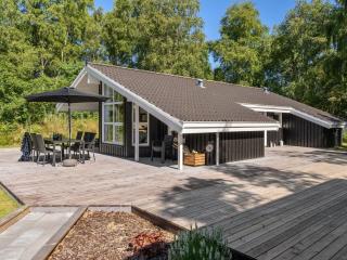Holiday Home Mika - 1km from the sea by Interhome - 5