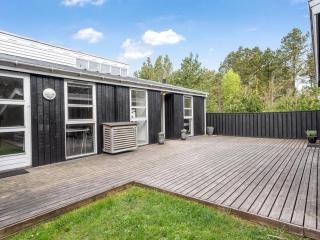 Holiday Home Halwarth - 250m from the sea by Interhome - 3