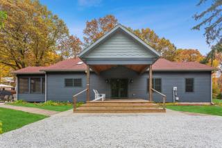 The Dakota by Juniper Holiday + Home - 1