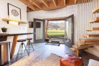 Clark Farm Silos - 5 Silo Mountain View Retreat - 8