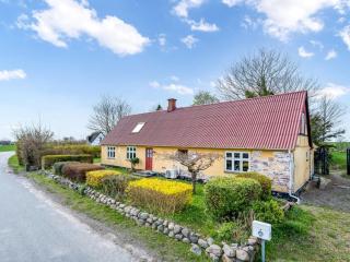 Holiday Home Albertine - 600m from the sea by Interhome - 5