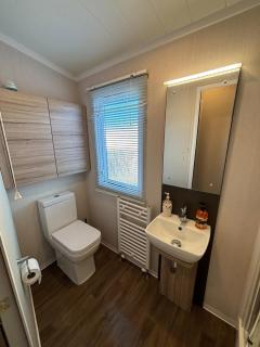 Sunnymede A6 Fantasy Island with HOT TUB - Meadow Lakes Caravan Hire - 2