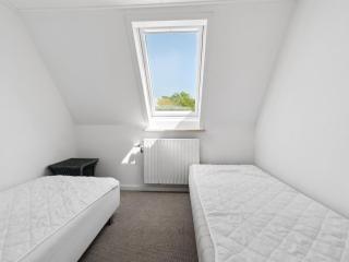 Apartment Angelie - 350m from the sea by Interhome - 4