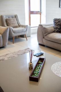 Upscale 3 bedroom apartment at Villaggio - 2