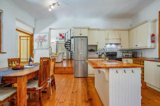 Waymaker Cottage - 1