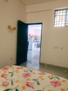 DREAMYcosy 2bhk, Just 6 mins to Whitetown & Beach TOPEZ - 9
