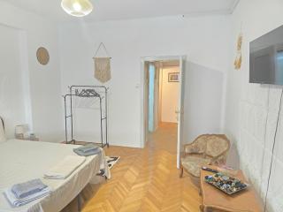 Ap12A PIATA ROMANA - Bucarest - 1