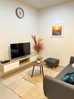 The Shore by Ans Seaview Suites - 3