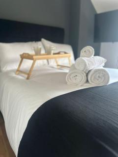 Spacious 4BR Corporate Apartment - 2