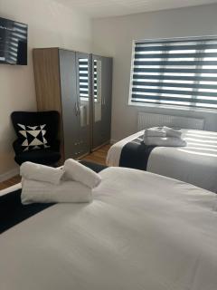 Spacious 4BR Corporate Apartment - 1