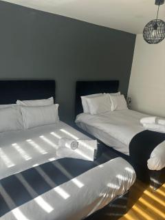 Spacious 4BR Corporate Apartment - 7