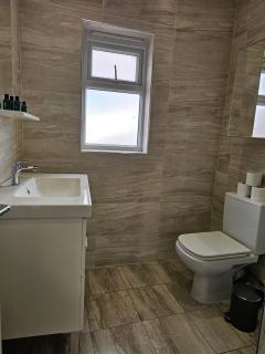 Spacious 4-Bedrooms Corporate Flat - Prime Location - 1