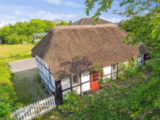 Holiday Home Alfhild - 3km from the sea by Interhome - 5