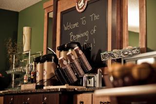 AmericInn by Wyndham Sheboygan - Sheboygan - 1