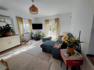 Spacious 3BR - Fireplace, garden studio and surfboards - 0
