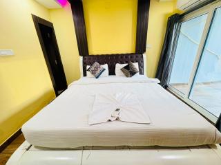 Hotel Bay Suite Premium Near Sea Beach And Jagannath Temple - Free Wifi & Parking, Room service, Hygiene & Spacious Rooms, Available, Fully Air Conditioning Hotel - Prime Location # Best Hotel In Puri - 5