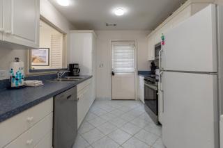 Golf Getaway, Walk to Beach, Bikes, Renovated, QG599 - 9