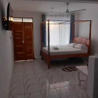 Watamu Plaza Studio 2 - 0