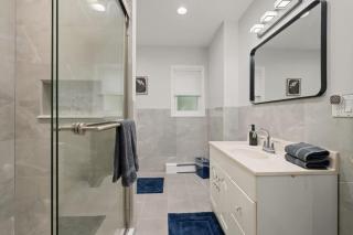 3BR Apt Near Train Balcony Yonkers - 1