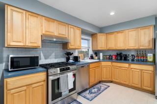 Spacious 3BR Apt Near MetroNorth - 5