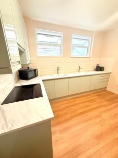 Tooting Broadway Guest Studios - 7