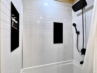 Modern Gem w/Spacious Deck, Swinging bed, Hot Tub - 7