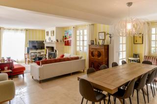 Family Home in the Heart of the Luberon with Swimming Pool and Panoramic Vi - 8