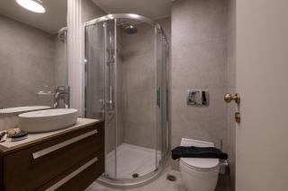 ELAURA LUXURY RESIDENCEs - 9